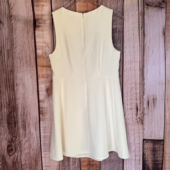 Amanda Uprichard Dress Ivory Sleeveless Shift Minimalist Capsule Versatile M - Picture 2 of 8
